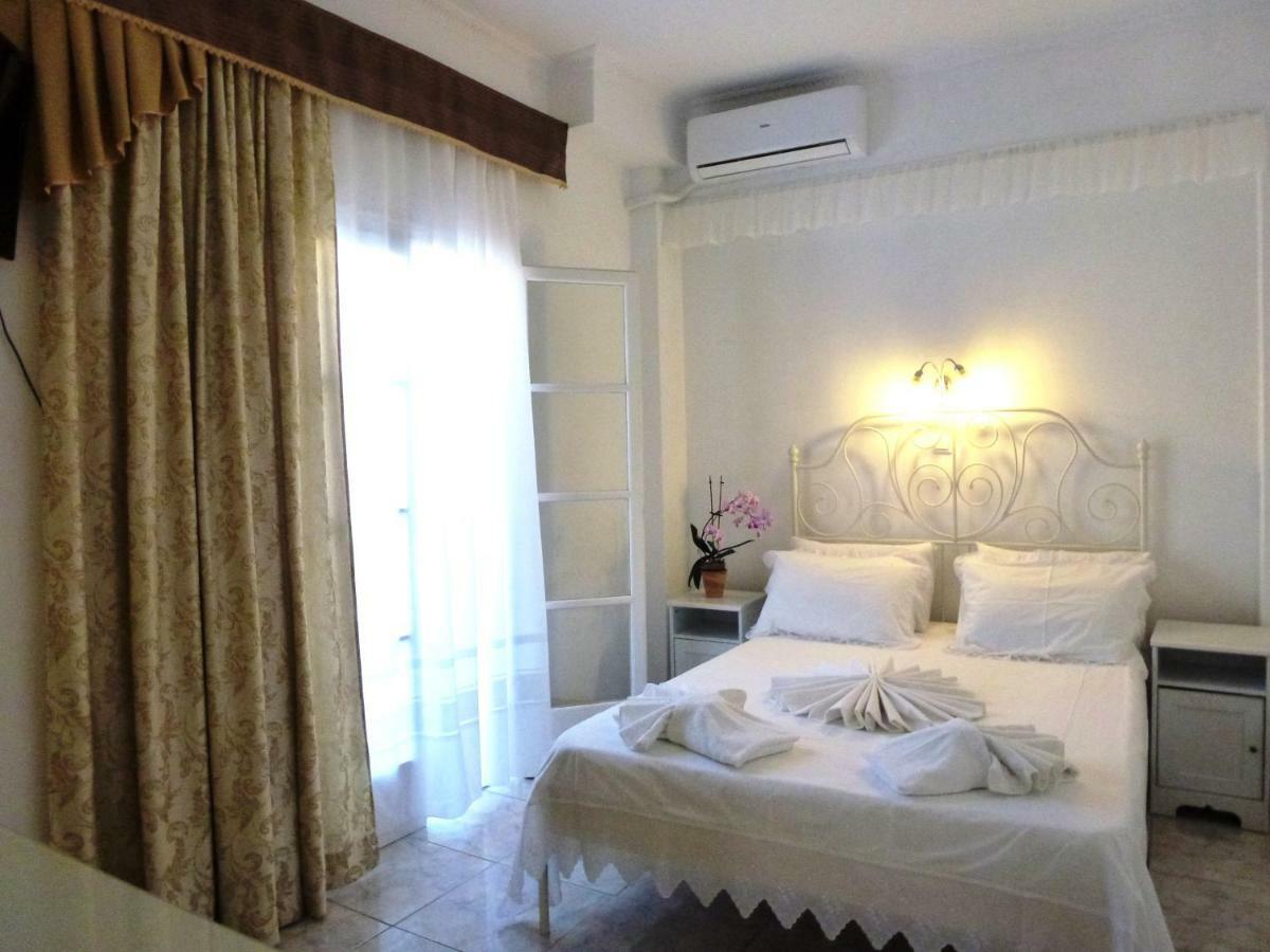 Bougainvillea Suites Kamári Eksteriør bilde
