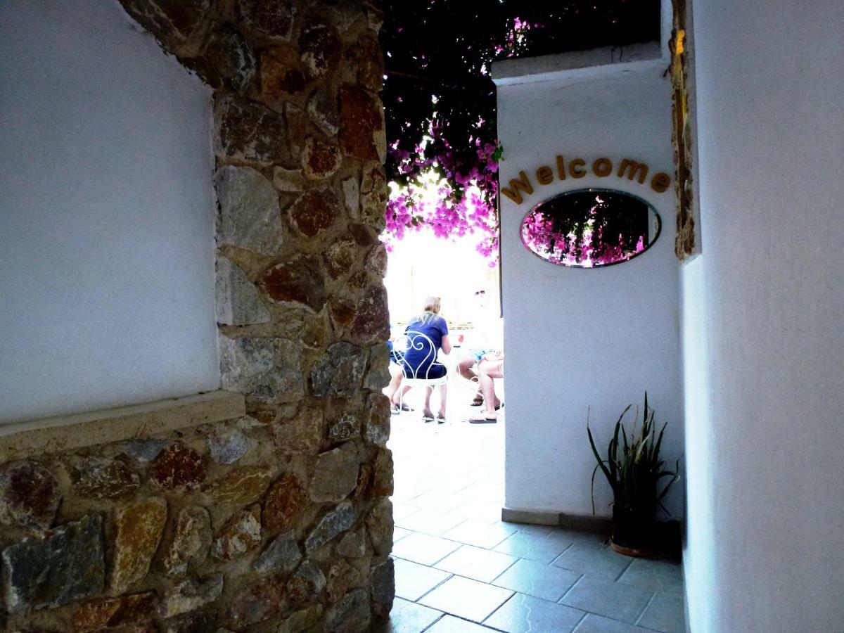 Bougainvillea Suites Kamári Eksteriør bilde