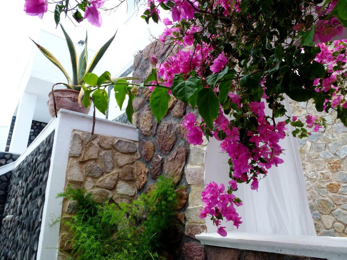 Bougainvillea Suites Kamári Eksteriør bilde