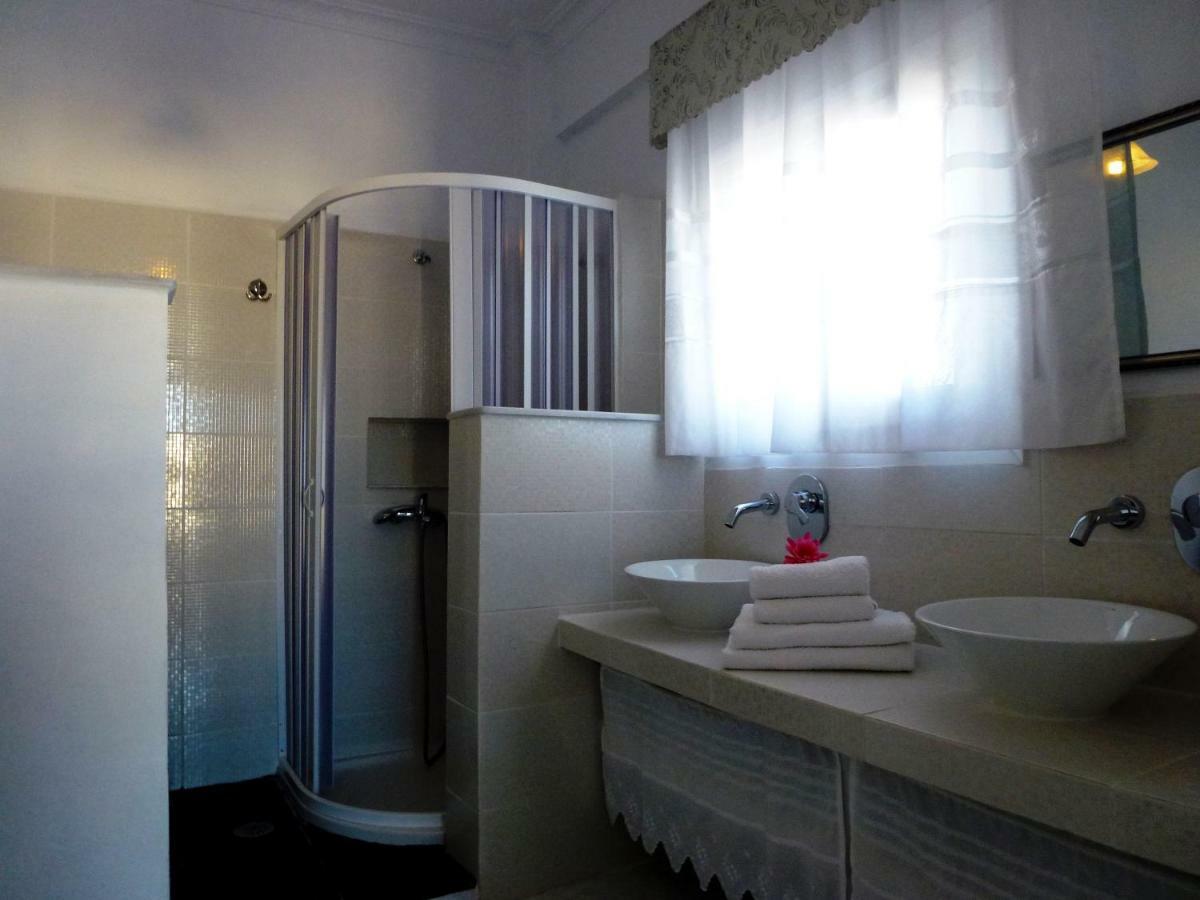 Bougainvillea Suites Kamári Eksteriør bilde