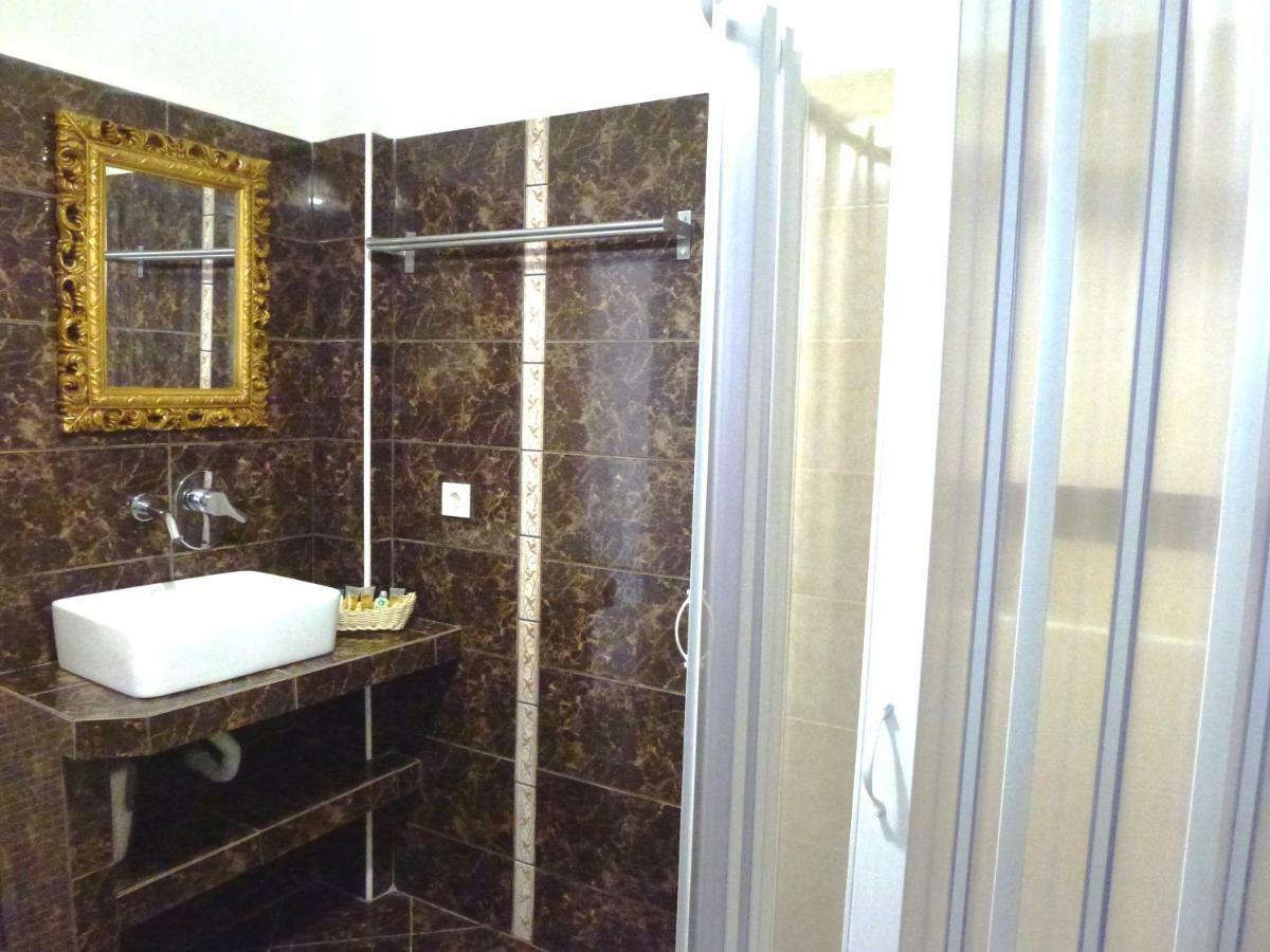 Bougainvillea Suites Kamári Eksteriør bilde