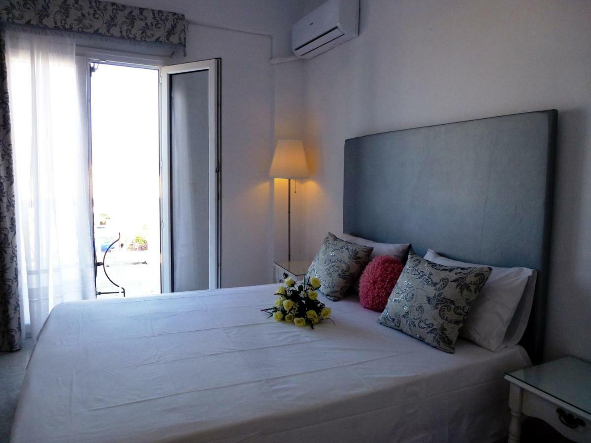 Bougainvillea Suites Kamári Eksteriør bilde