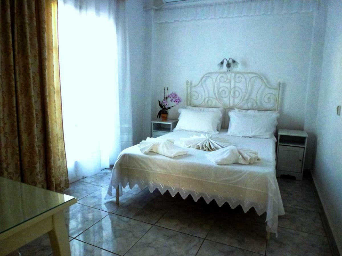 Bougainvillea Suites Kamári Eksteriør bilde