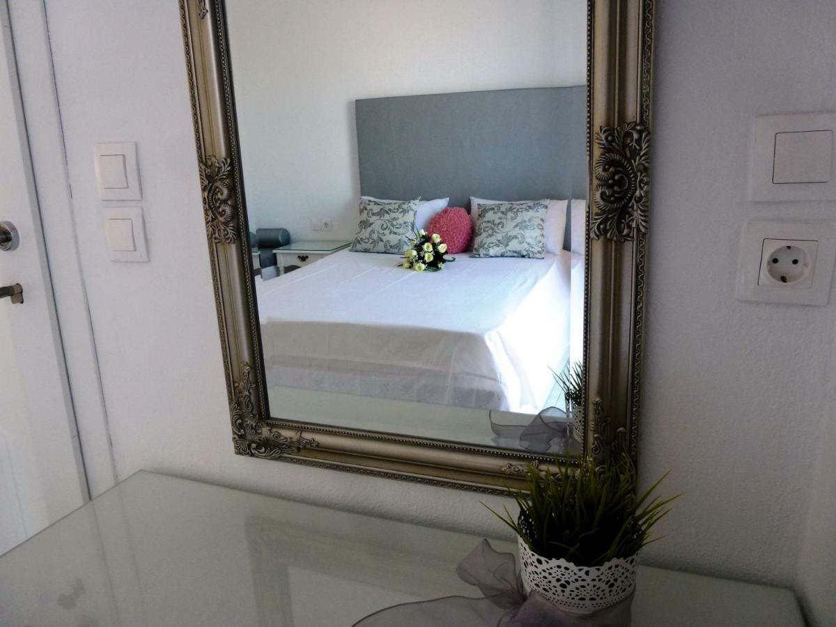 Bougainvillea Suites Kamári Eksteriør bilde