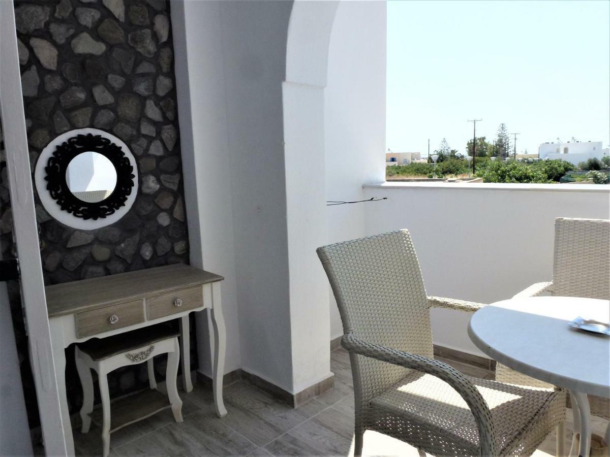 Bougainvillea Suites Kamári Eksteriør bilde