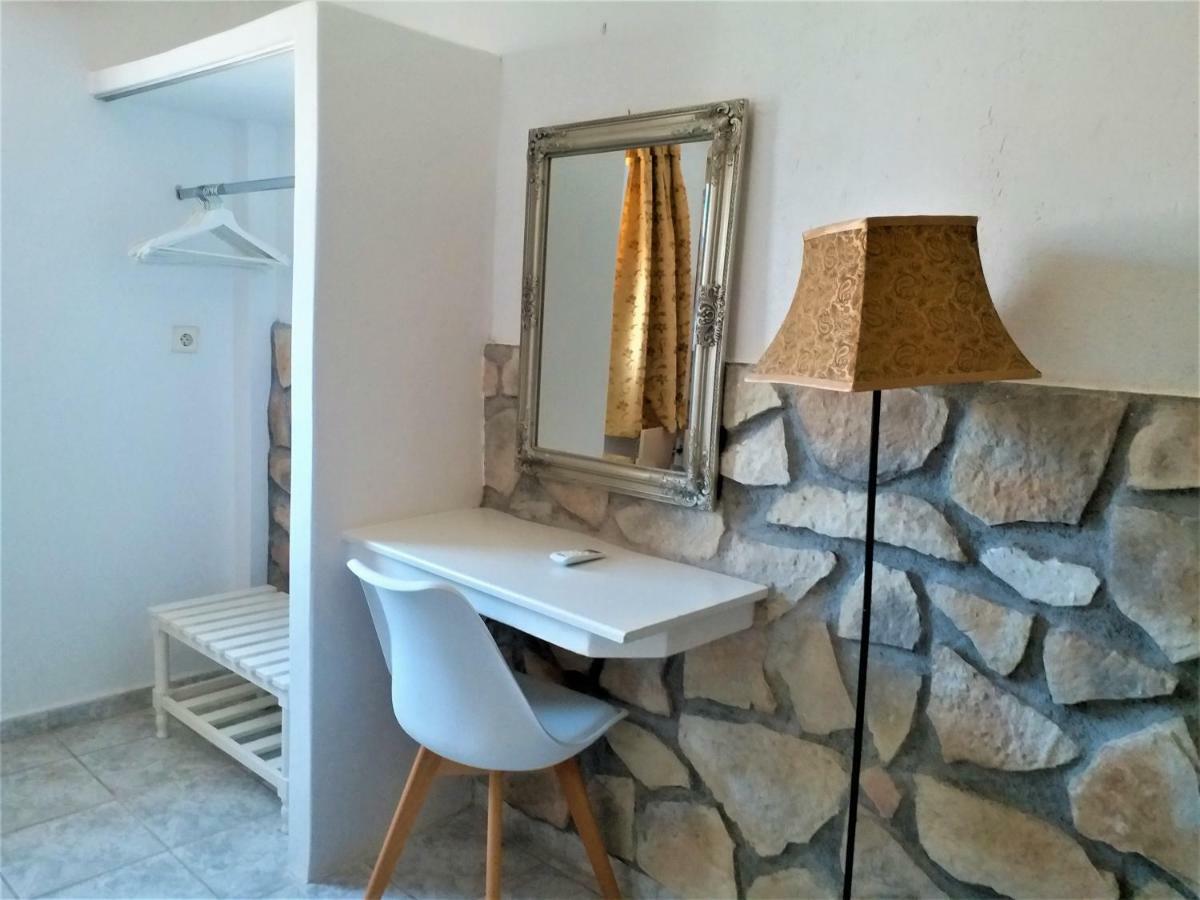 Bougainvillea Suites Kamári Eksteriør bilde